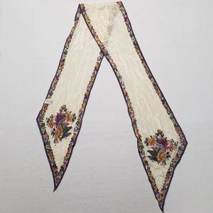 Vintage Beautiful Oscar de la Renta silk scarf
